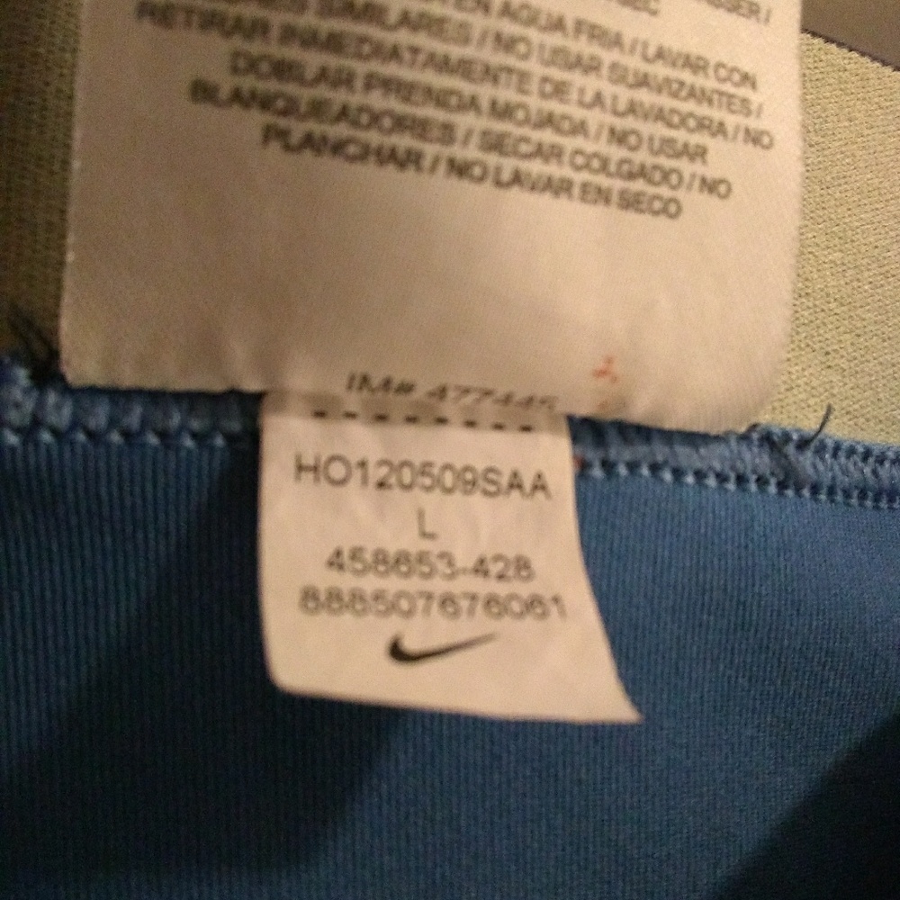 Nike - Picture 3 of 5